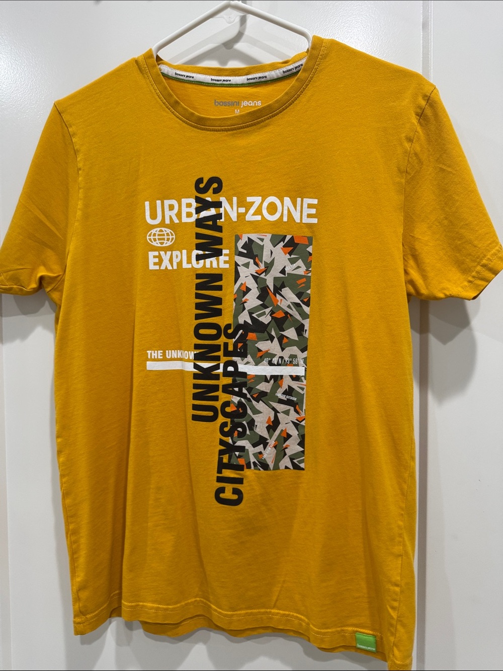 Bossini jeans Mustard Yellow Graphic cotton Short Sleeve Tee